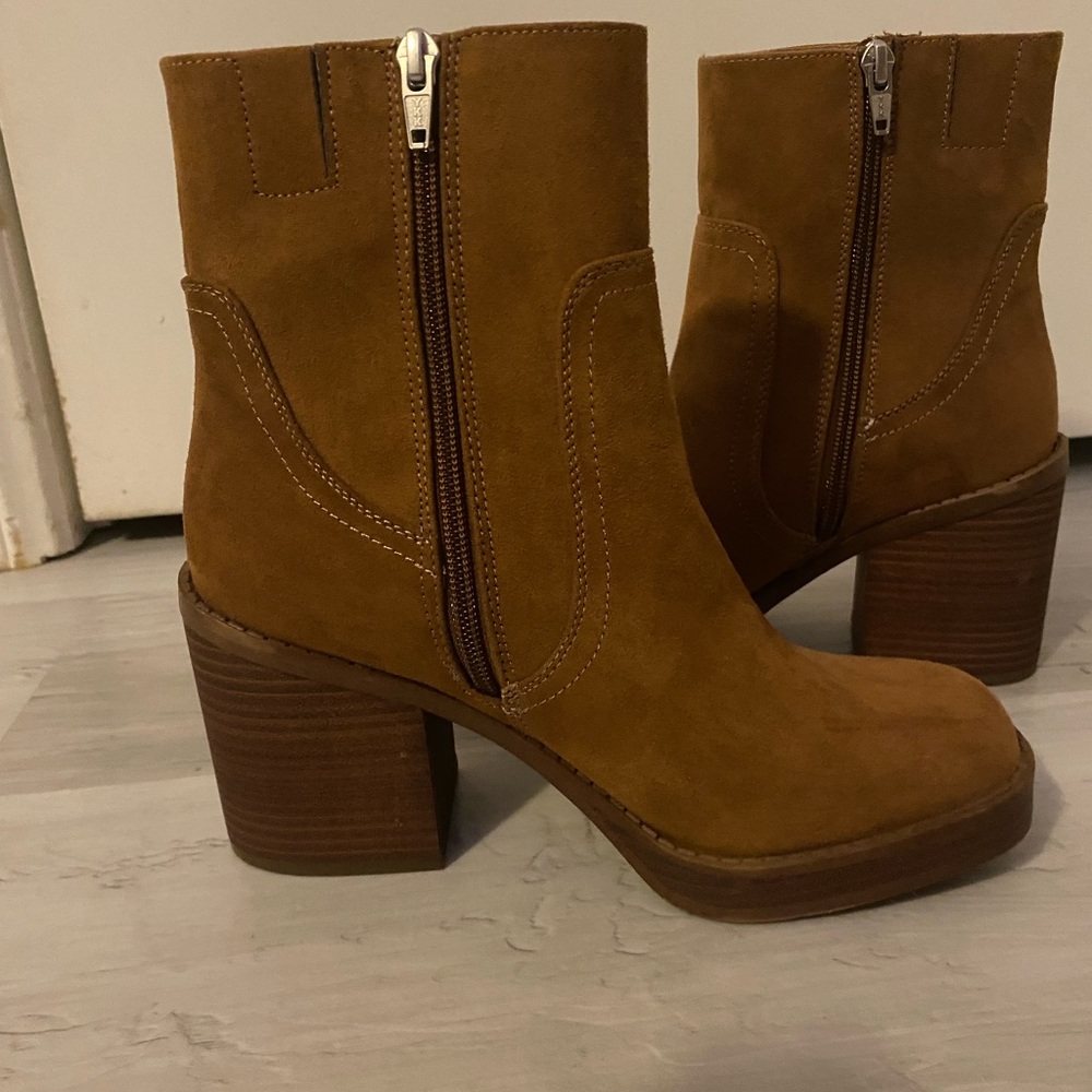 Lilyan Platform Booties
